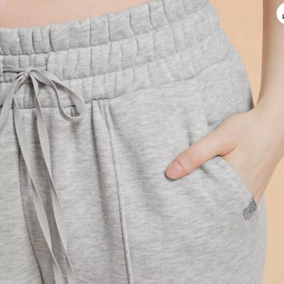 Blogilates - Travel Trouser High-Rise Wide Leg Sweatpants - Picture 2 of 4